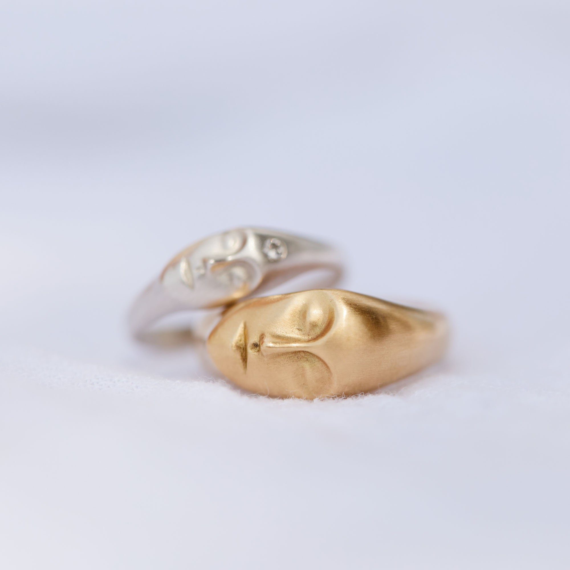 Grey Lady Cameo Ring in Gold