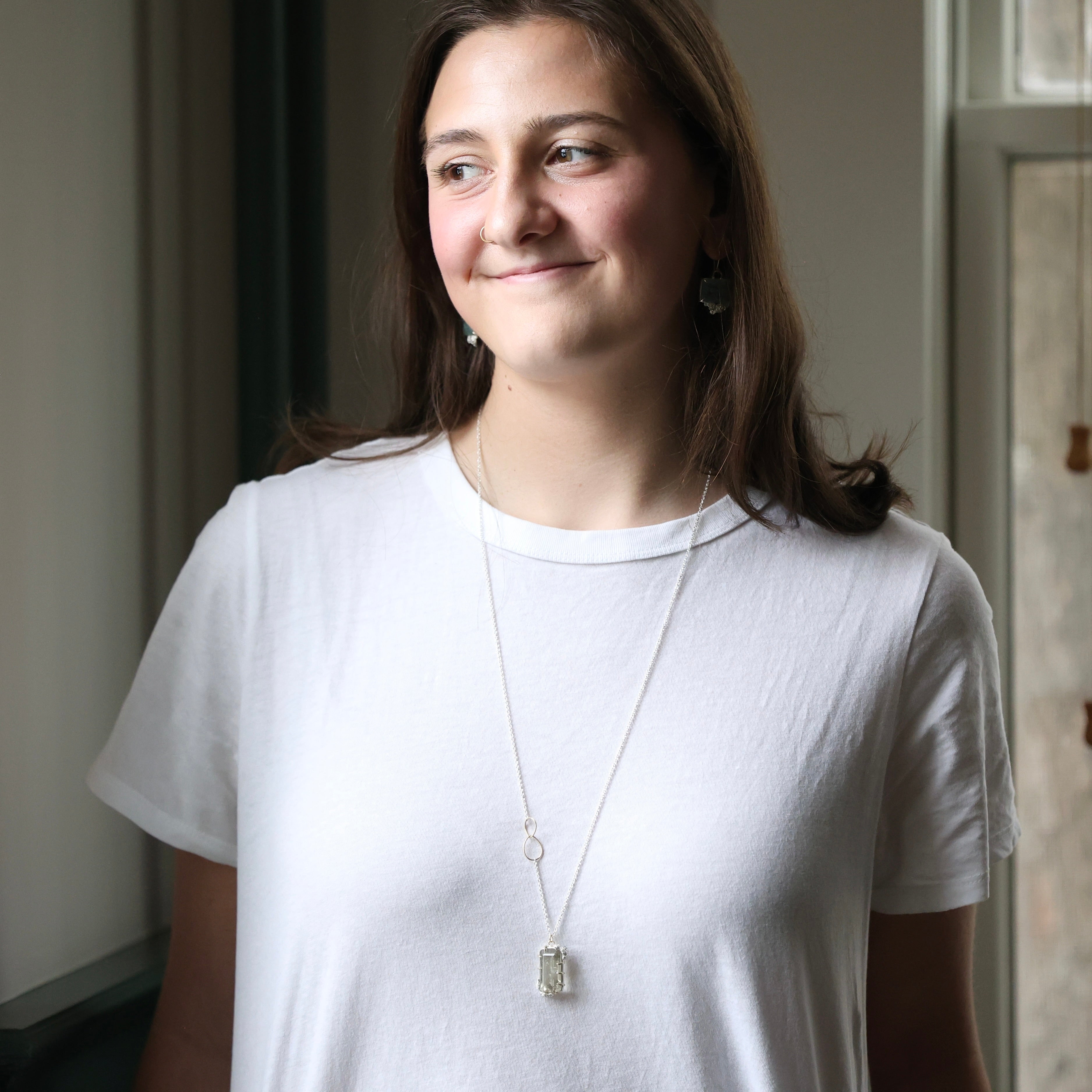 woman wearing necklace