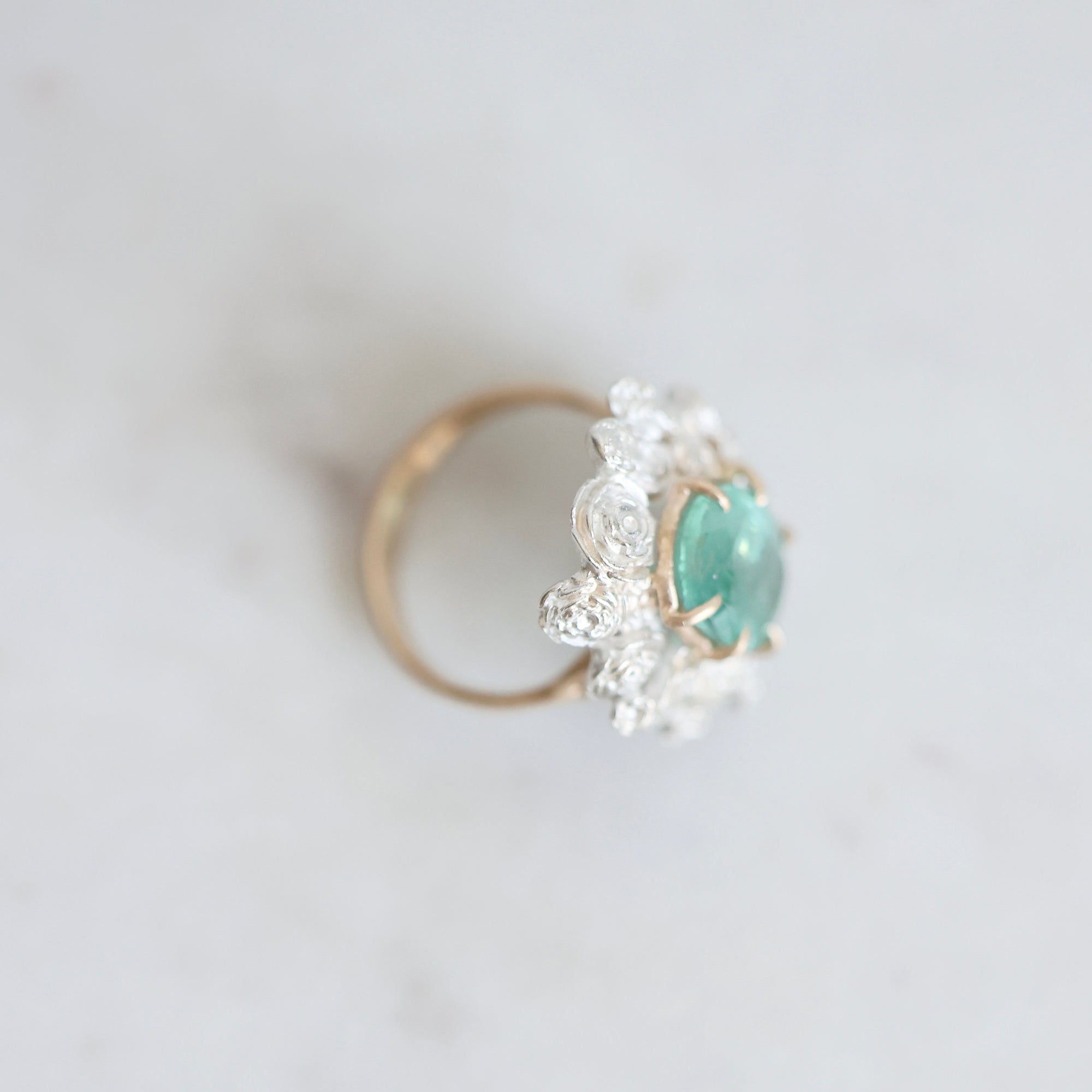 Wreath ring from above with silver roses 