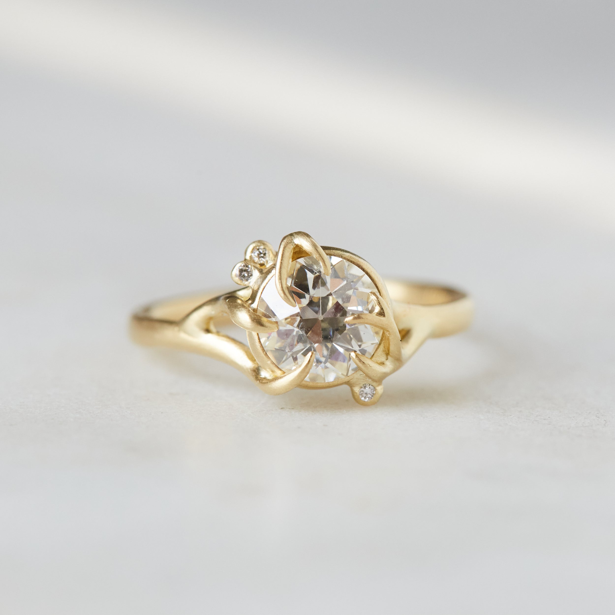 Columba Diamond Branch Waiting Ring