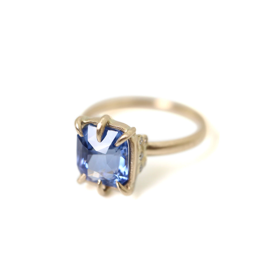 Sapphire vanity ring in gold by Hannah Blount