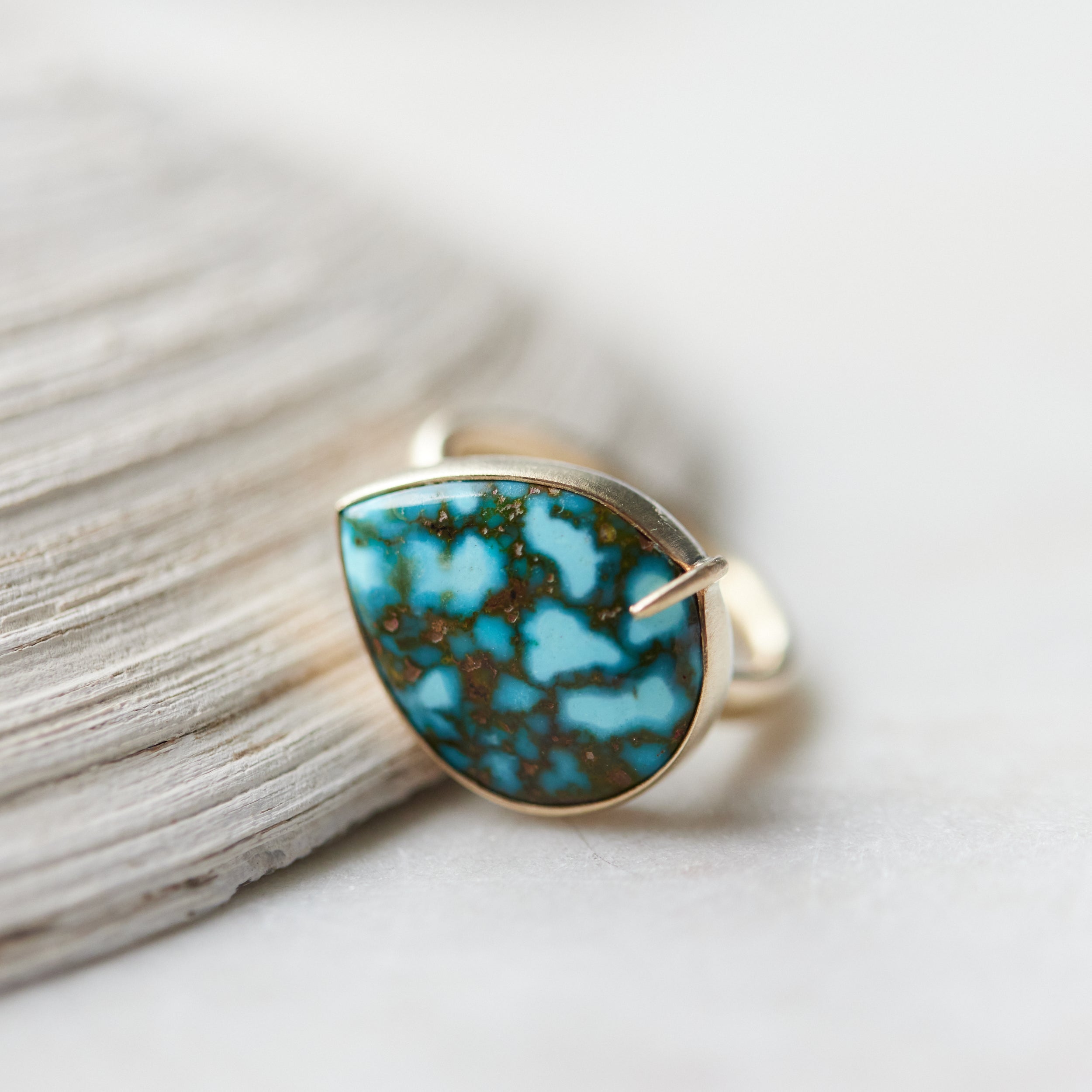 Turquoise gold vanity ring
