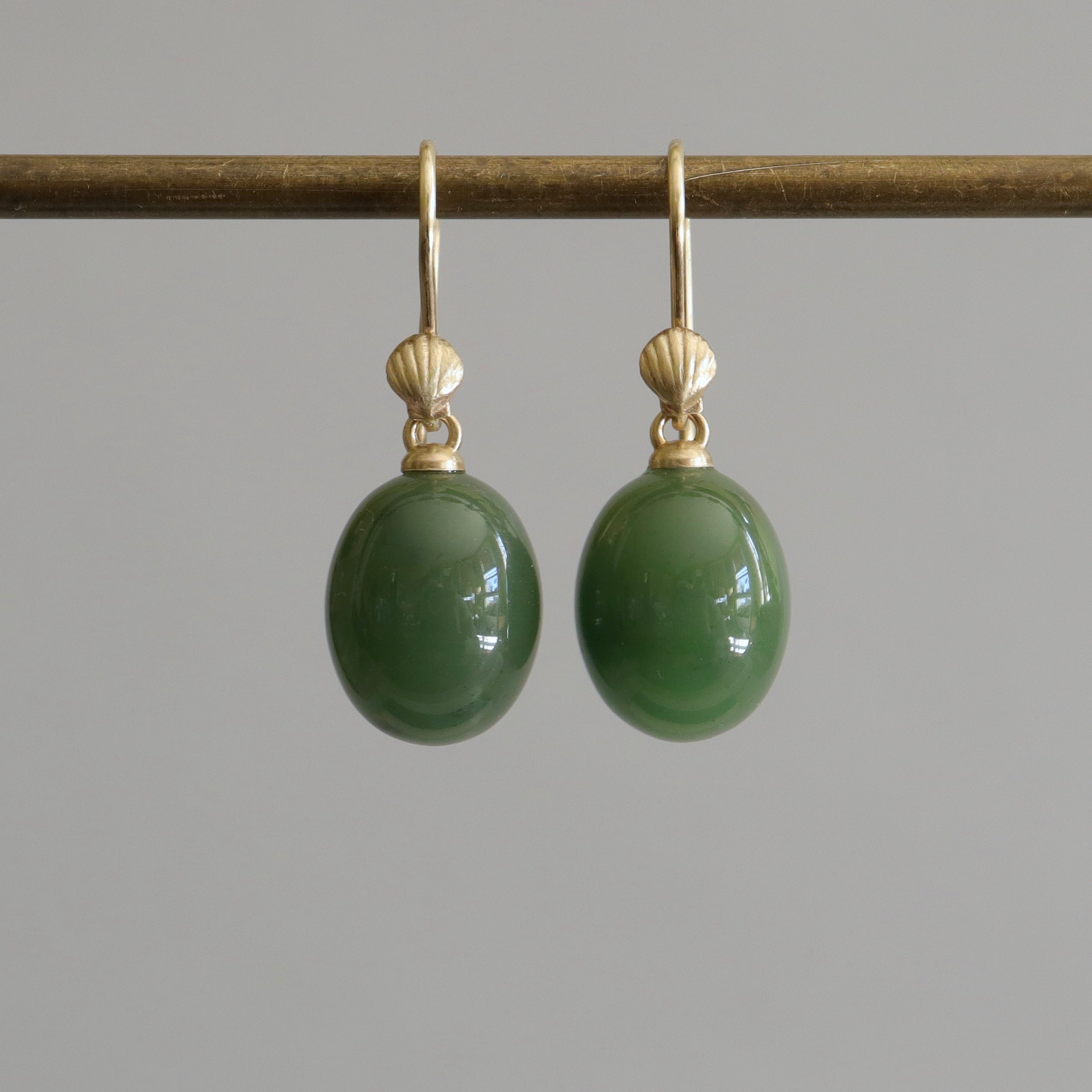 Nephrite jade drop earrings with gold shell