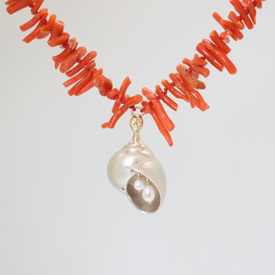 Shell cameo necklace coral and pearl - Hannah Blount