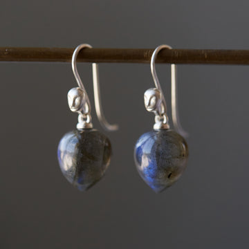 Acorn labradorite figurehead cameo earring in silver