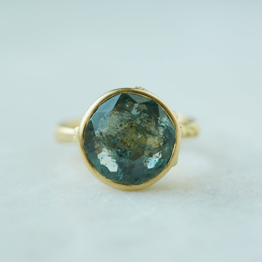 Montana Sapphire gold ring with barnacles by Hannah Blount