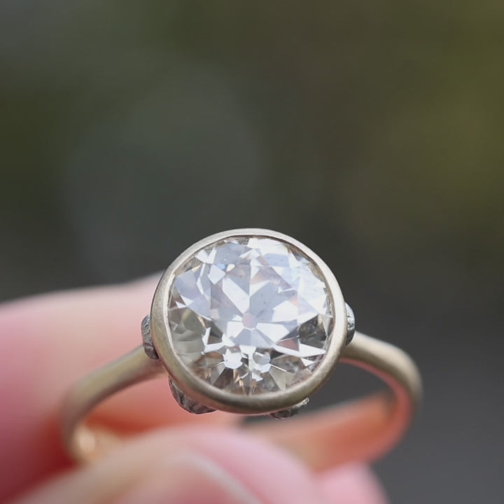 Video showing off diamond ring 