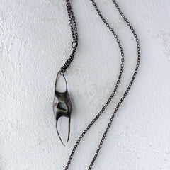 Skate egg case necklace - Oxidized silver - Hannah Blount